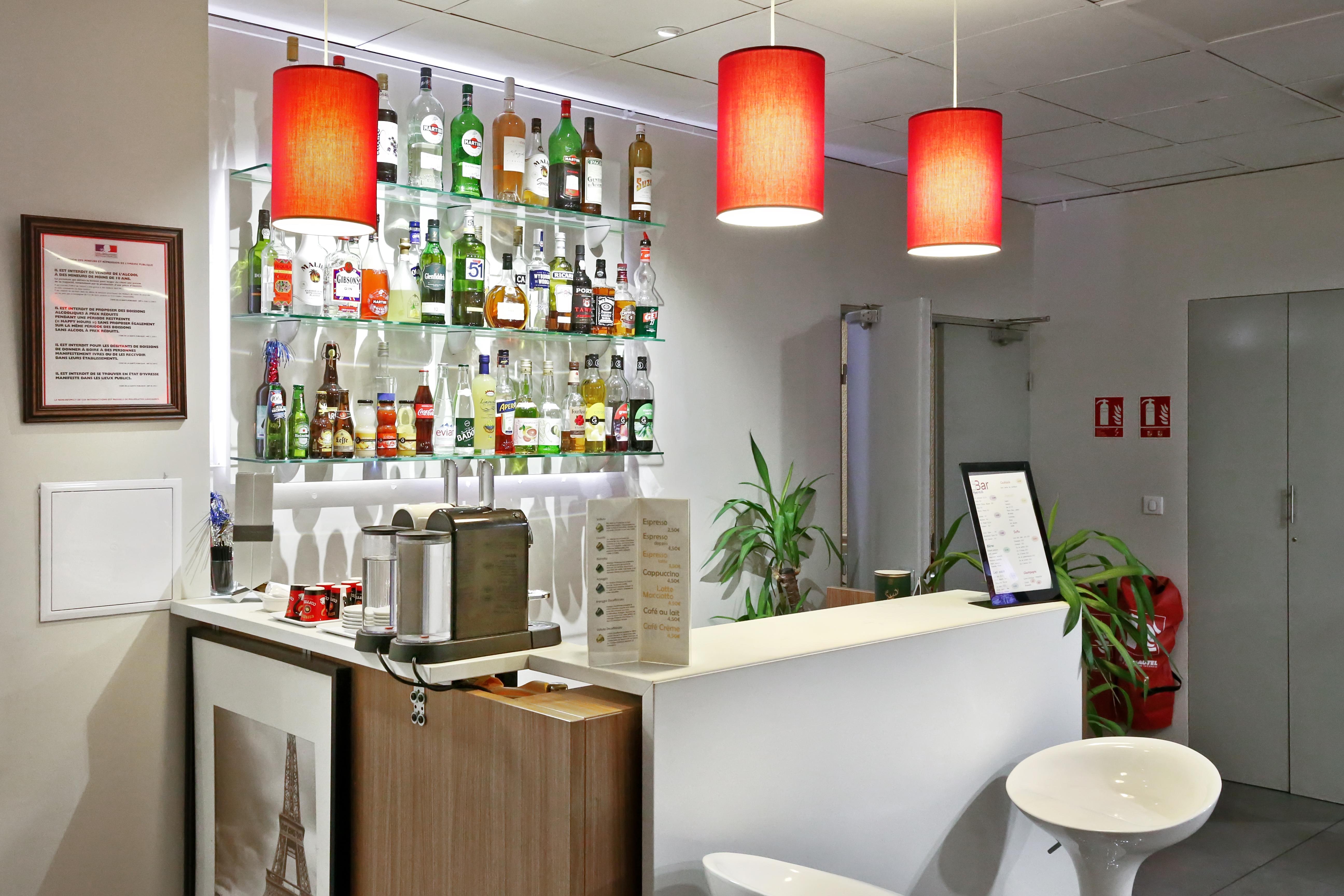 拉曼帝业酒店 楠泰尔 外观 照片